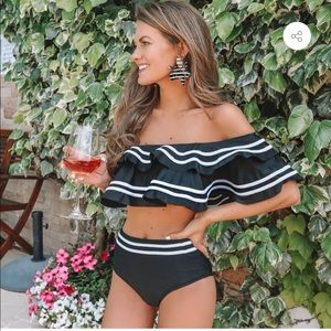 Off shoulder ruffle bikini nwot